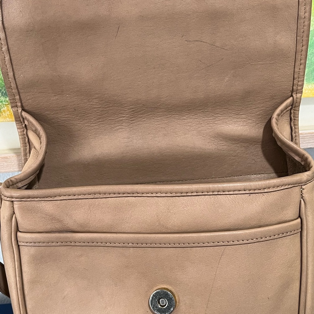 Coach Taupe Tailored Leather Purse Flap Bag #4110 Lightweights Vintage 80s 90s. - Picture 8 of 10